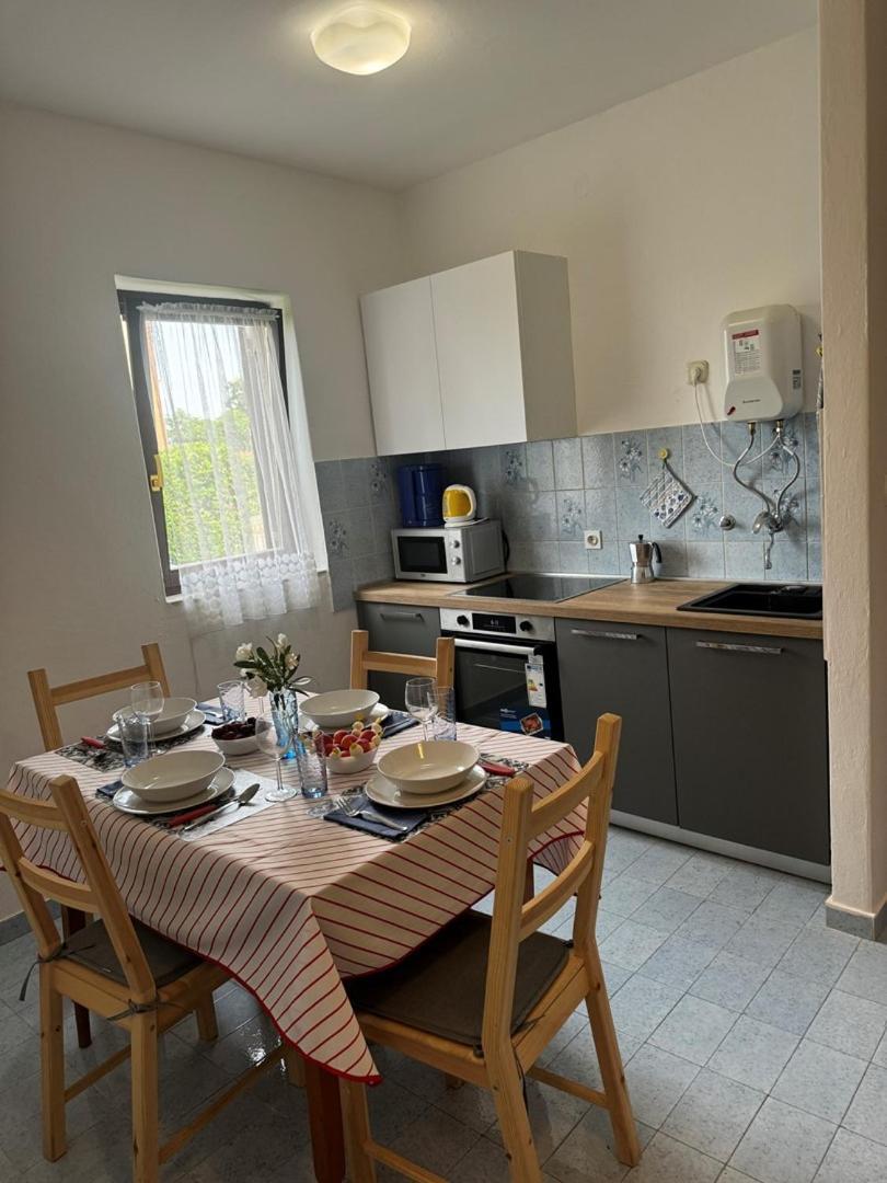 Apartments Brankica Вантачичи Екстериор снимка
